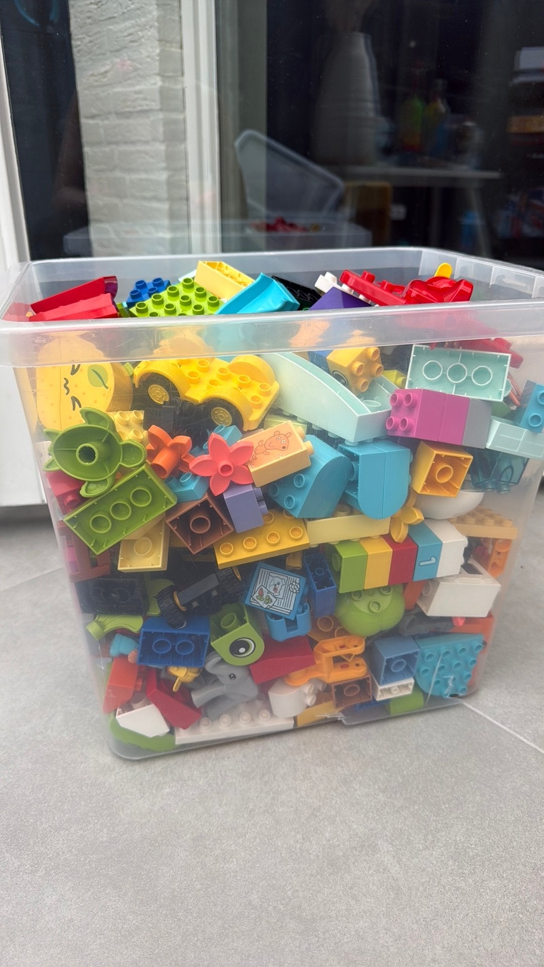 Hele bak vol met Duplo netjes en schoon, Ophalen, Zo goed als nieuw