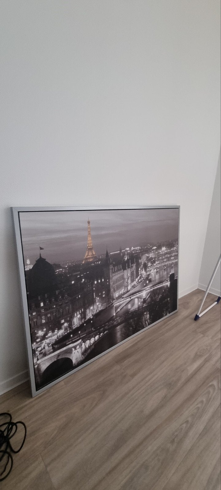 Grote ingelijste foto van Parijs met de Eiffeltoren, Ophalen of Verzenden, Zo goed als nieuw, 100 tot 125 cm, Foto of Poster