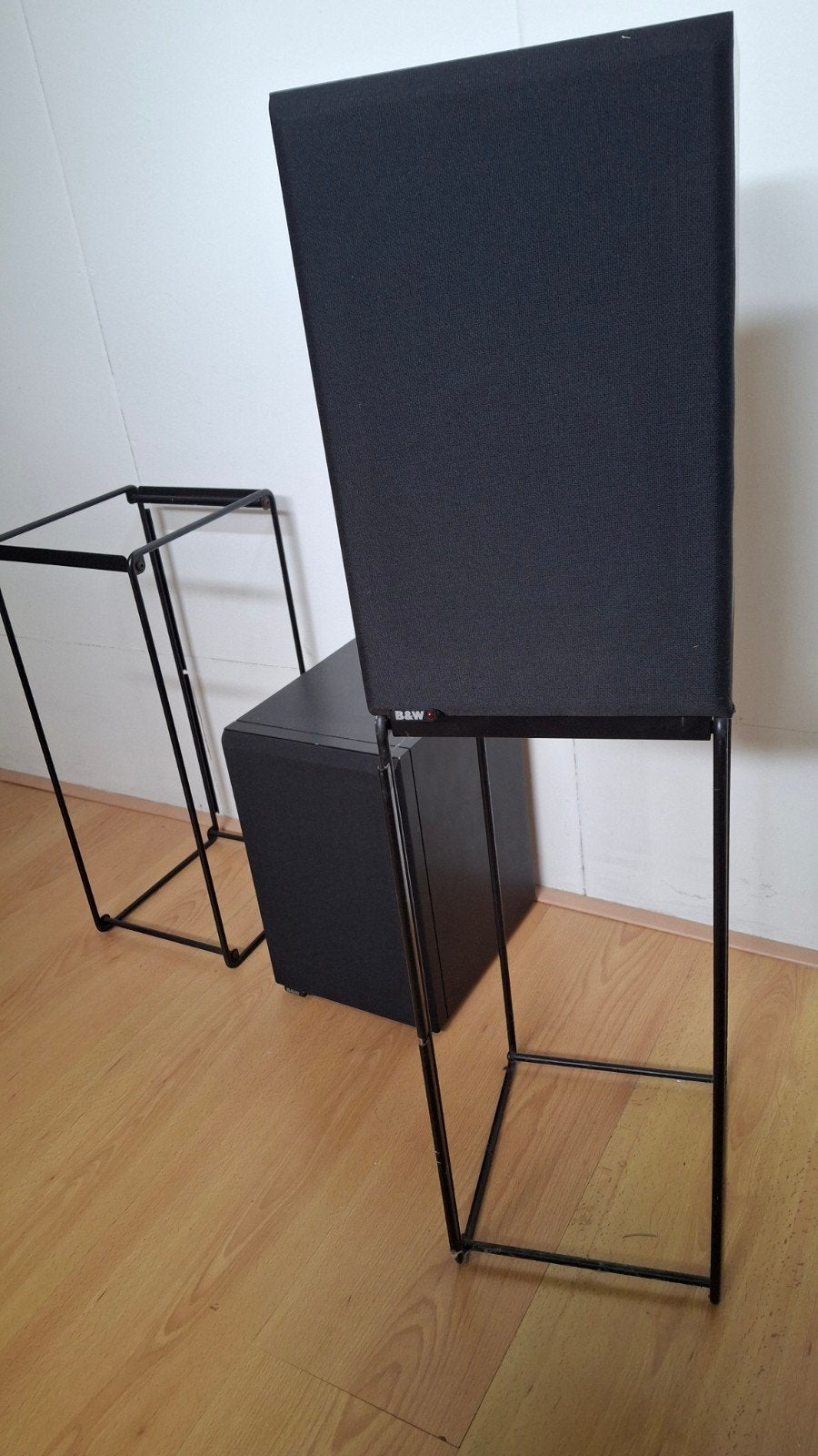 B&W DM12 Luidsprekers met stands, Audio, Tv en Foto, Luidsprekers, Ophalen, Gebruikt, Inclusief standaarden, 60 tot 120 watt