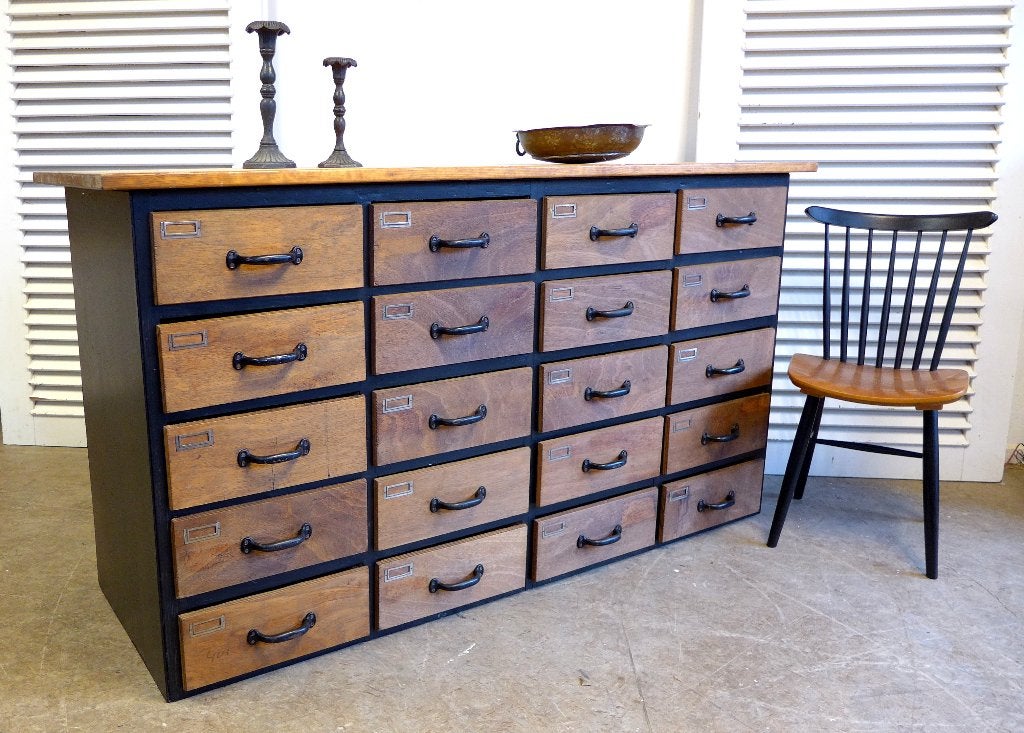 Foto 7 van Prachtige vintage werkbank toonbank  ladekast