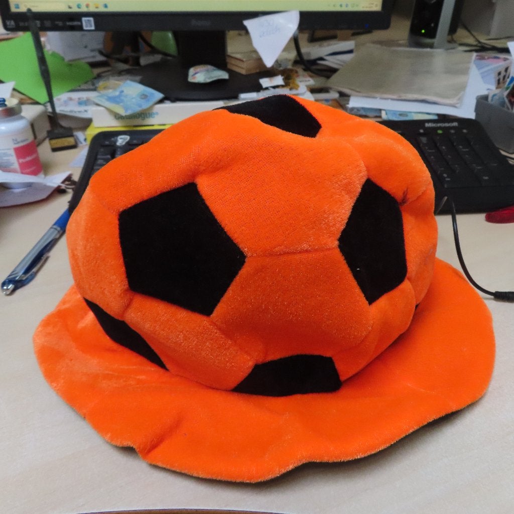 oranje "voetbal" hoed, sjaaltjes en  2 oranje western hoeden, Verzenden, Nieuw, Oranje of Koningsdag