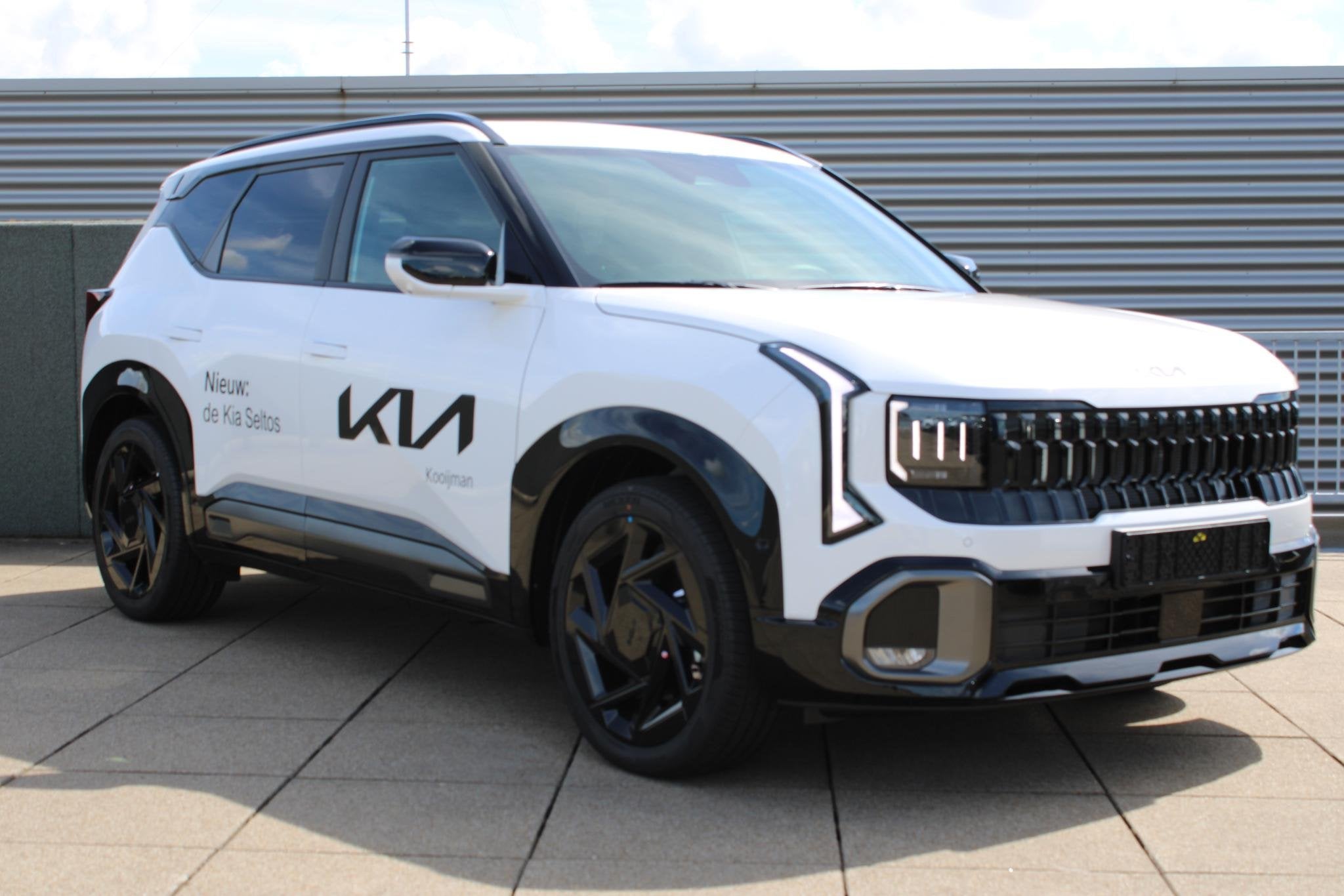 Kia Seltos 1.6 T-GDi DCT7 X-Line Demo Edition AUTOMAAT 1300, Auto's, Gebruikt, Wit, Origineel Nederlands, Bedrijf