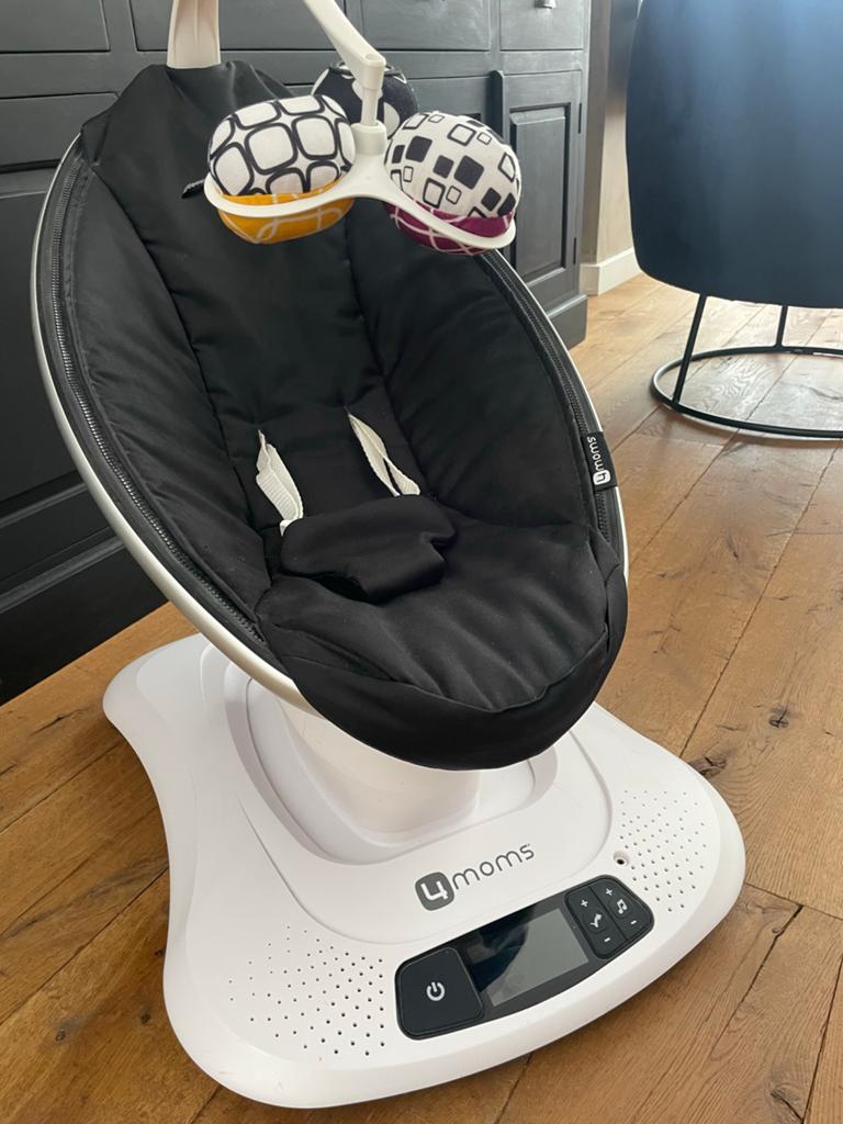 4MOMS MamaRoo 4.0 Wipstoel - Zwart -, Kinderen en Baby's, Wipstoeltjes, Wipstoel, Ophalen, Overige merken, Met gordel(s) of riempje(s)