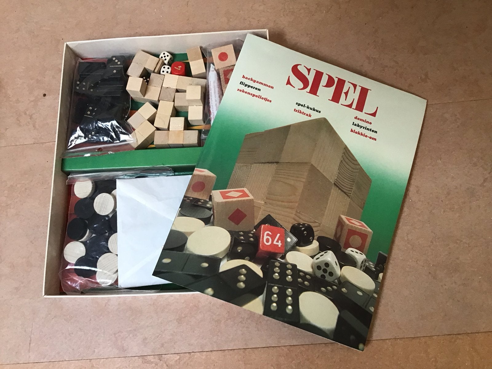 Back gammon en andere spellen in een, Ophalen of Verzenden, Zo goed als nieuw