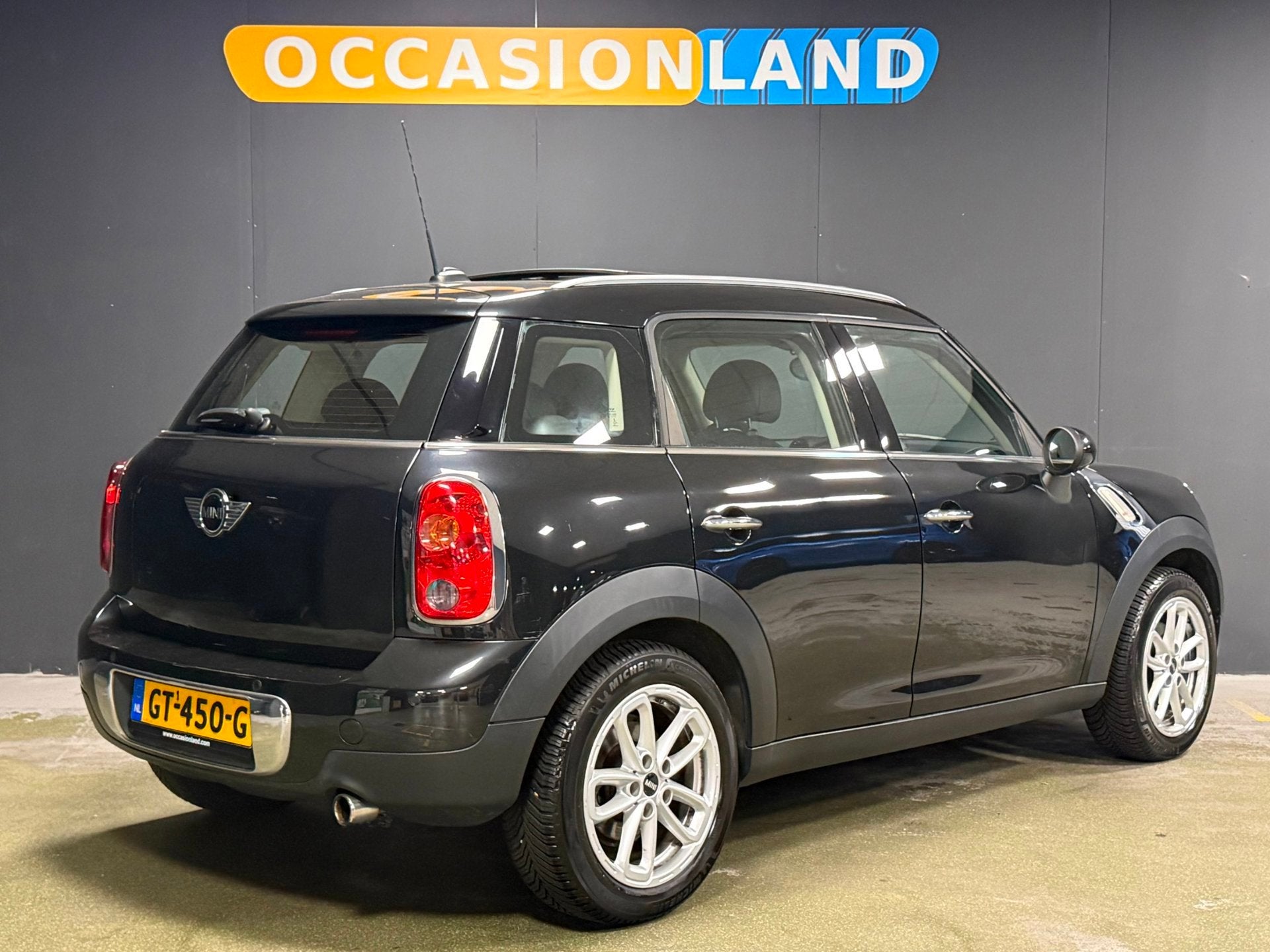 Mini Countryman 1.6 One Knockout Edition|PANO|NAP|CRUISE|LED, Auto's, Voorwielaandrijving, Gebruikt, Zwart, Bedrijf