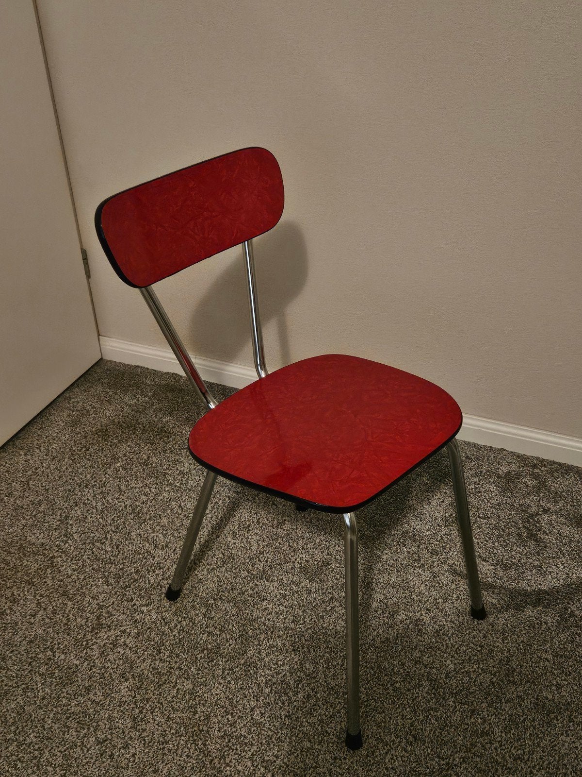 Vintage stoeltje, Huis en Inrichting, Stoelen, Ophalen, Gebruikt, Rood, Eén