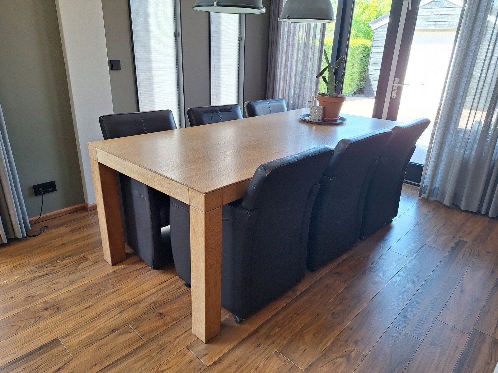 massief eiken tafel met 6 leren stoelen, Ophalen of Verzenden, Gebruikt