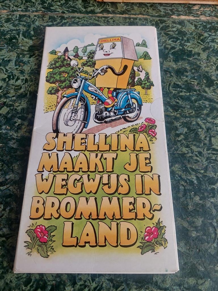 Shellina maakt je wegwijs in Brommerland - Shell boekje, Ophalen of Verzenden, Gelezen, Algemeen, Shell