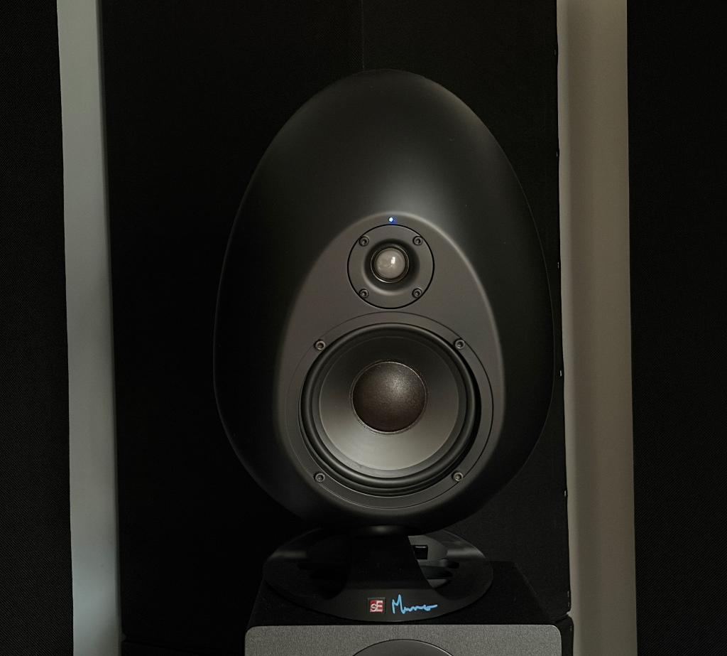 SE Electronics Munro Egg 150 Active Monitors