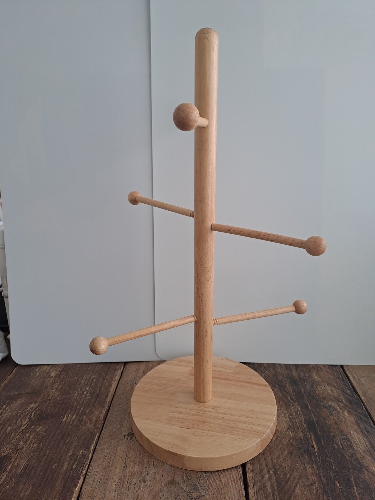 Standaard voor kopjes. Standaard voor presentatie. Hout., Ophalen of Verzenden, Hout, Overige typen, Minder dan 100 cm