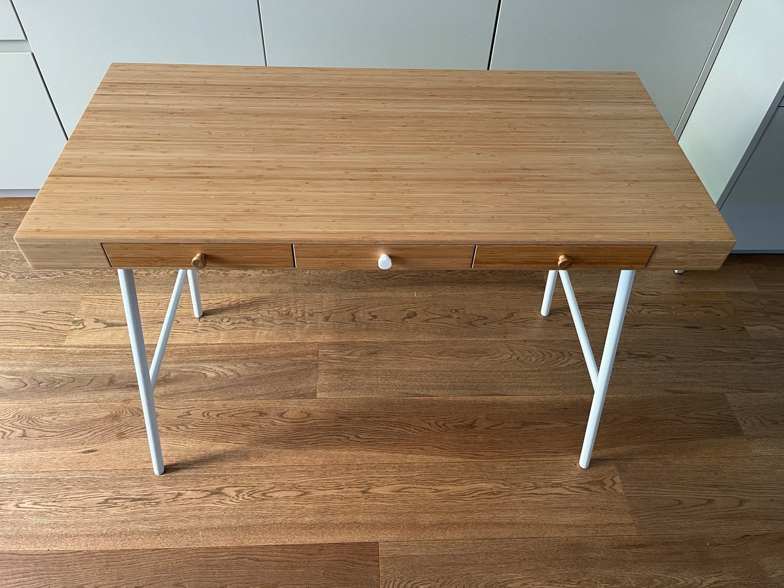 IKEA LILLÅSEN Bureau Bamboe met 3 Lades, Huis en Inrichting, Bureaus, Ophalen, Scandinavisch, Bruin, Zo goed als nieuw