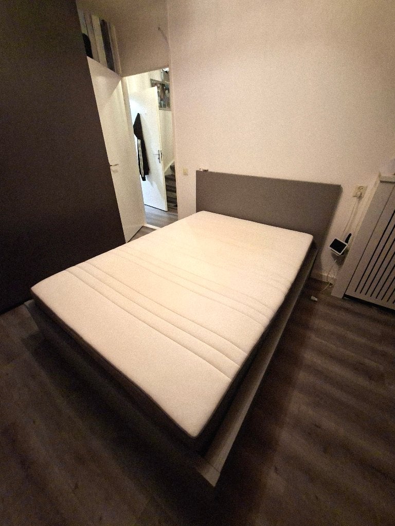 Malm 2 persoonsbed Ikea, Huis en Inrichting, Ophalen, Gebruikt, Moderne strakke stijl, Tweepersoons