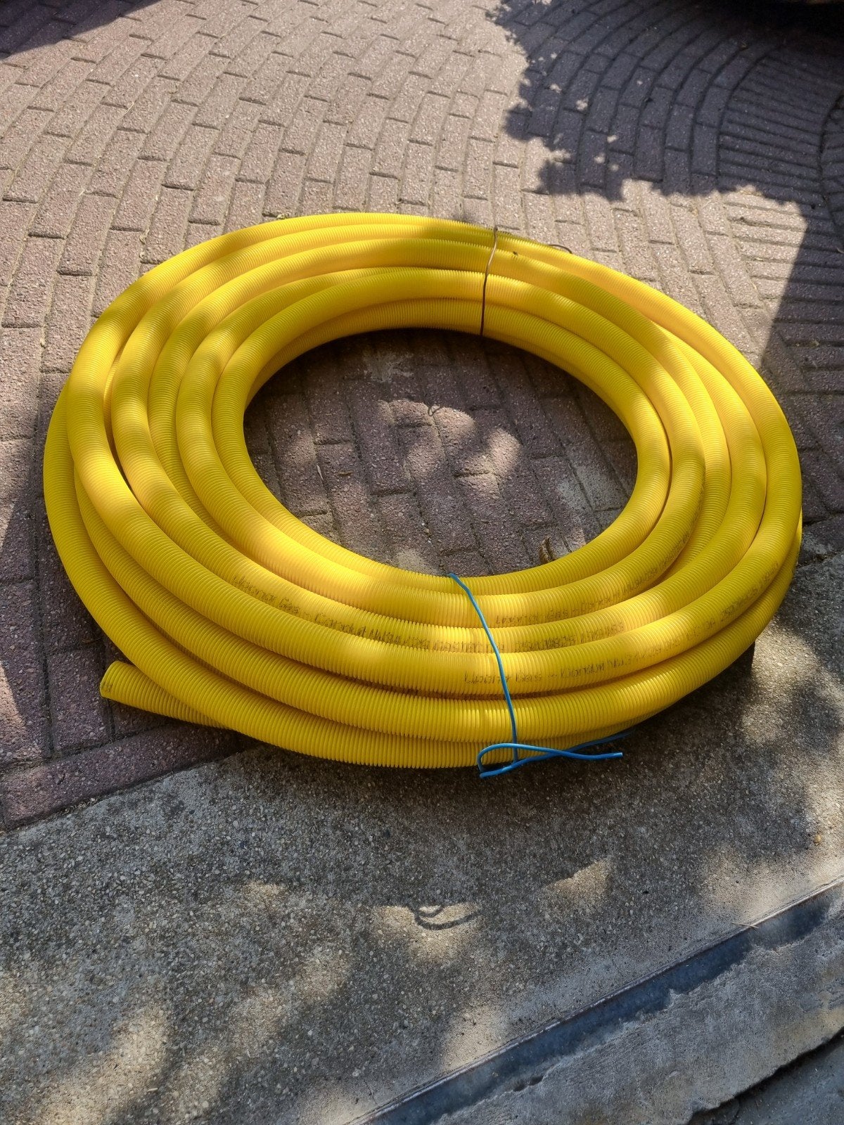 Te koop: Flexibele gasleiding in mantelbuis – ca. 19 meter, Doe-het-zelf en Verbouw, Buizen en Afvoer, Ophalen, Overige materialen