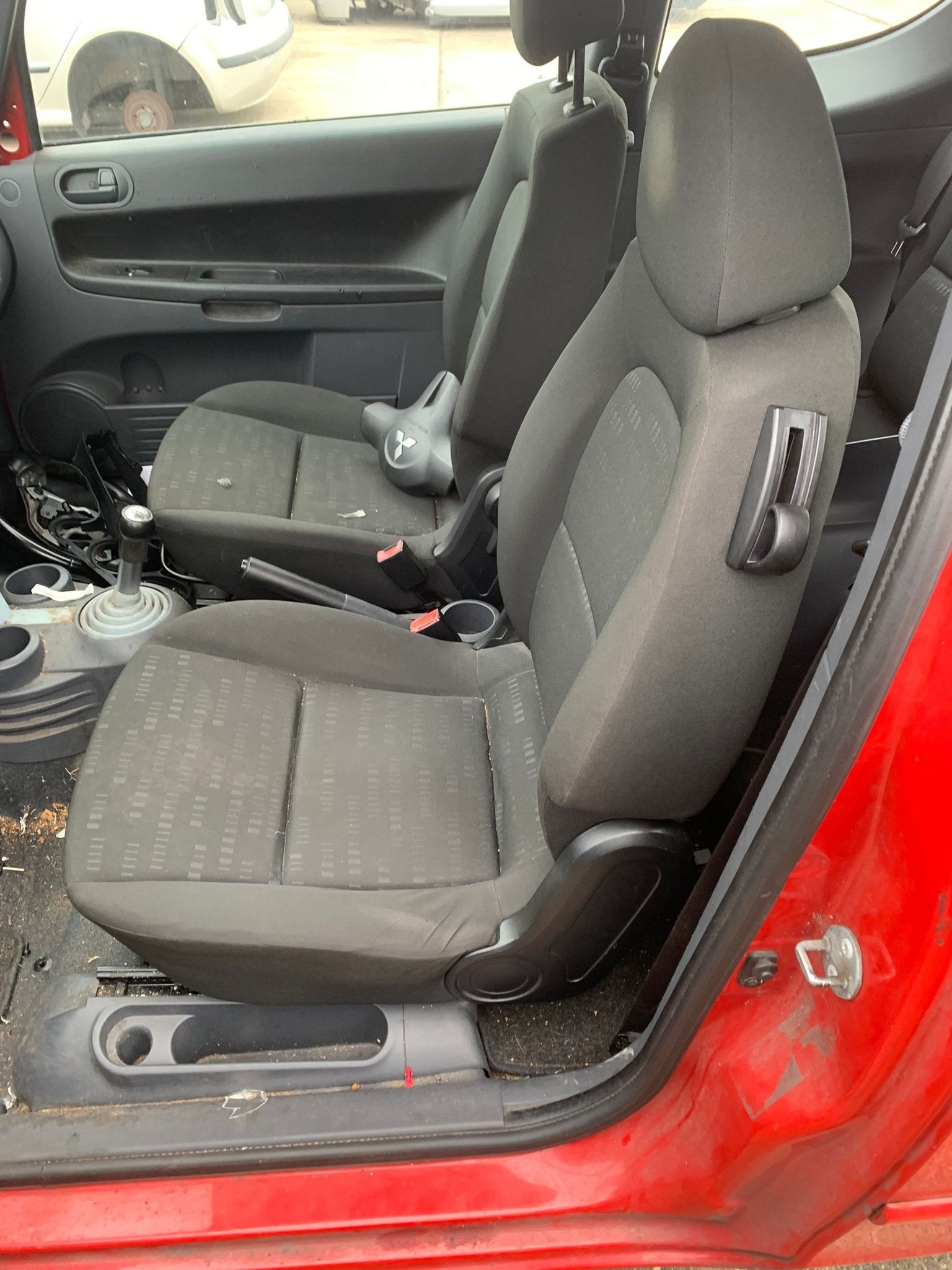Mitsubishi colt CZ stoel 3 deurs links LV 2003 tot 2012, Gebruikt, -, -, Ophalen of Verzenden