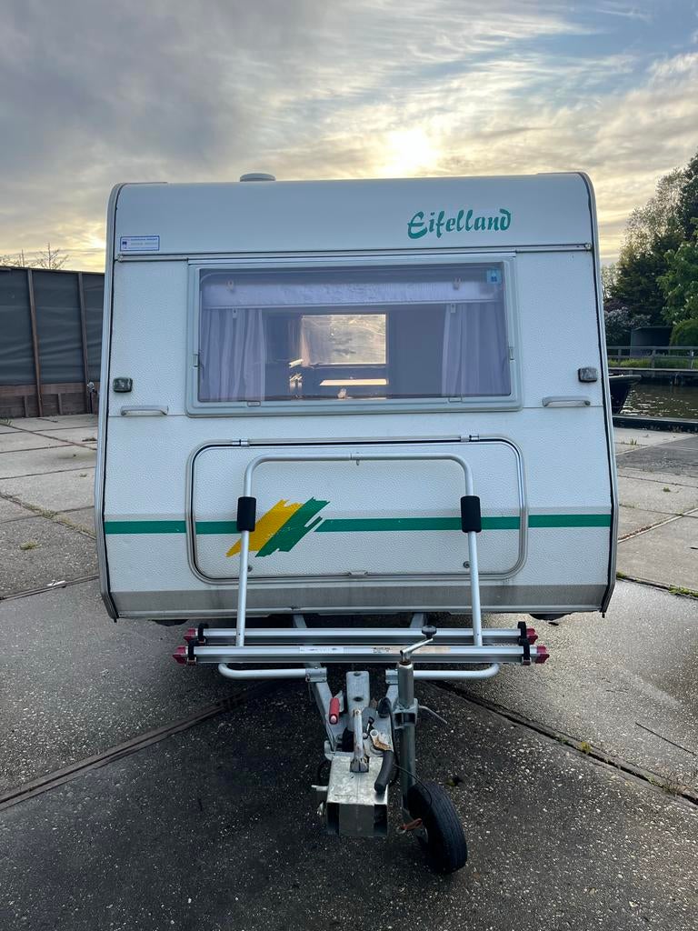 Caravan, Knaus Eifelland 8404, 5 persoons, Caravans en Kamperen, Ophalen, Zo goed als nieuw