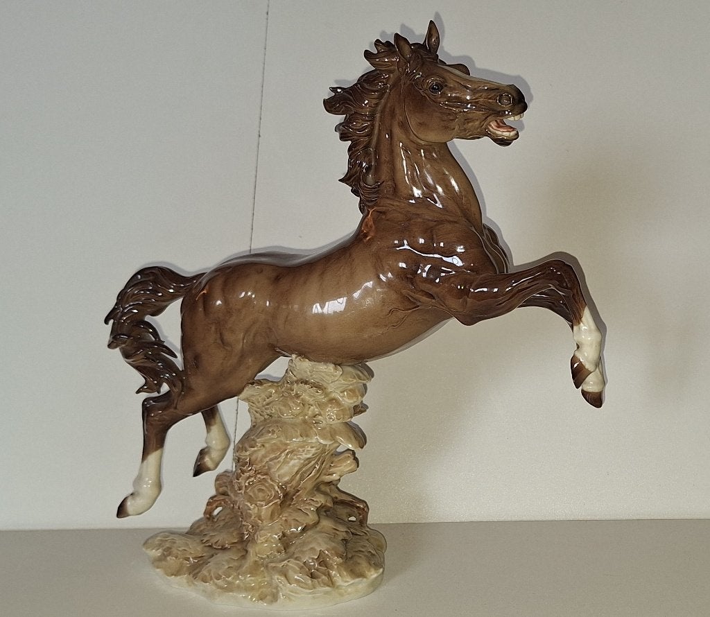 Algora groot porseleinen beeld van een steigerend paard, Antiek en Kunst, Kunst | Beelden en Houtsnijwerken, Gemerkt, Ophalen of Verzenden
