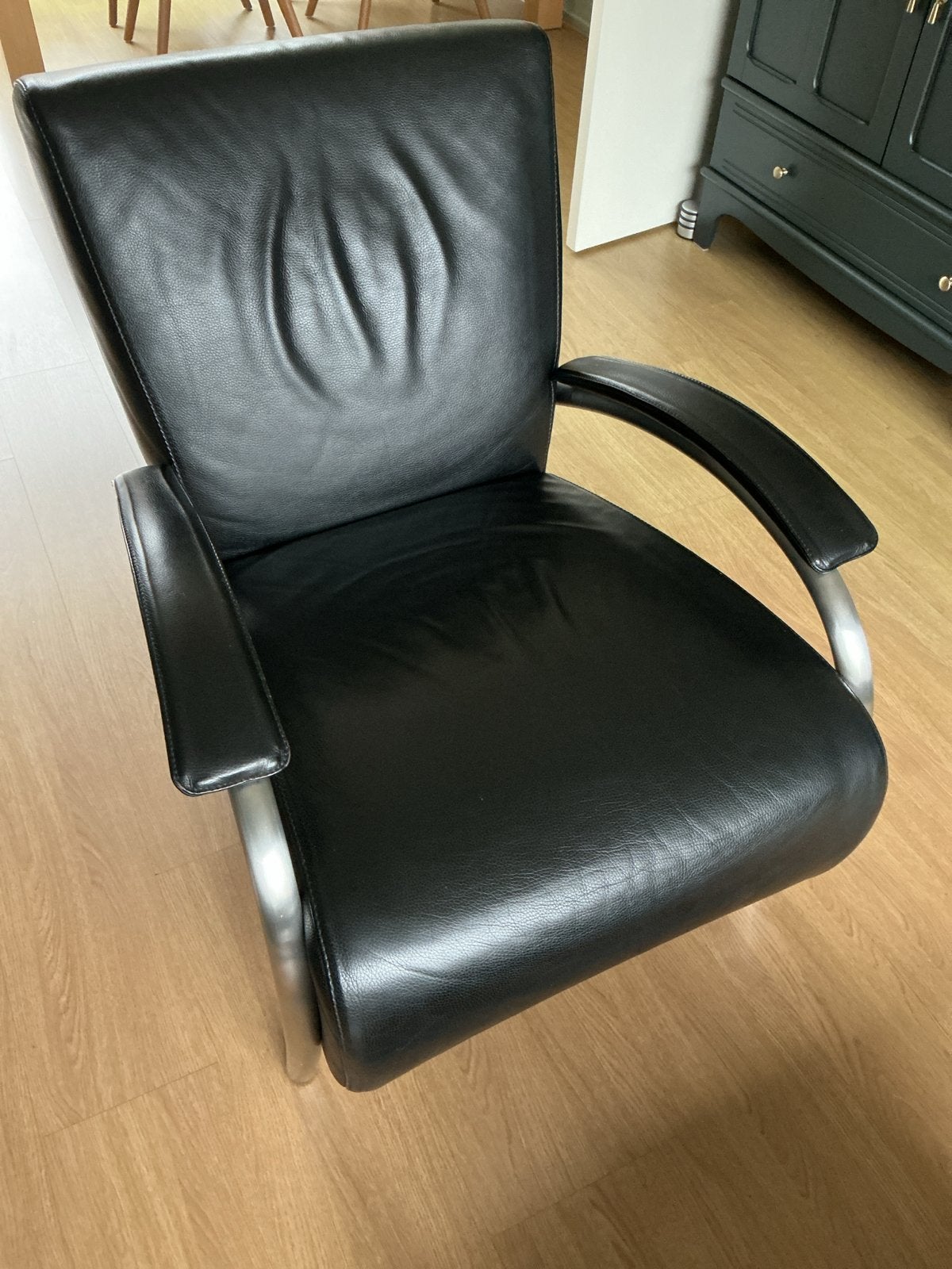 Molinari Zwarte leren stoel met metalen frame, Ophalen, Gebruikt, Zwart, Leer