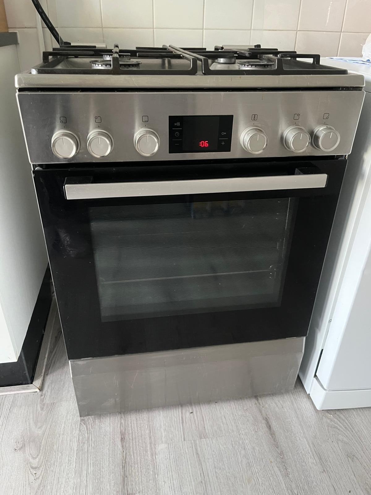 Fornuis Bosch ( hetelucht), Ophalen, Hete lucht, 4 kookzones, Zo goed als nieuw