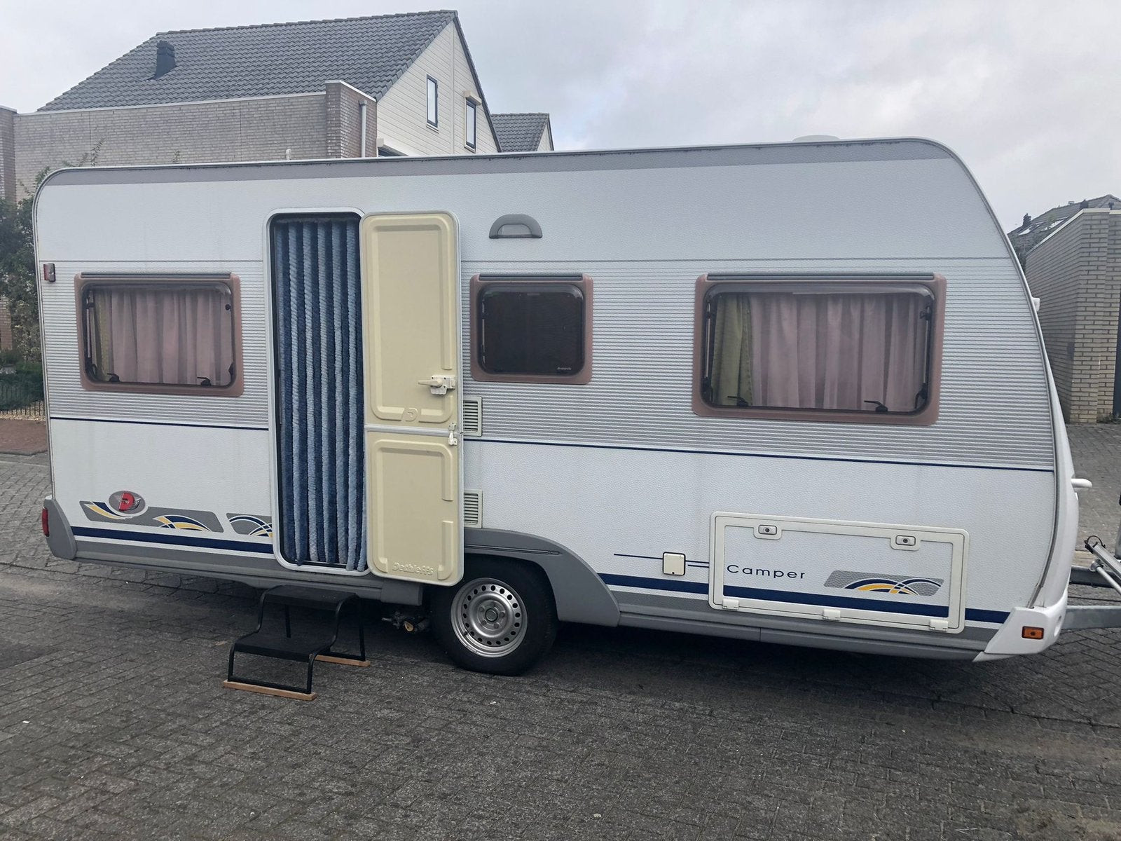 Dethleffs Camper Caravan - Ruim en Compleet, Vast bed, Rondzit, Particulier, Dethleffs