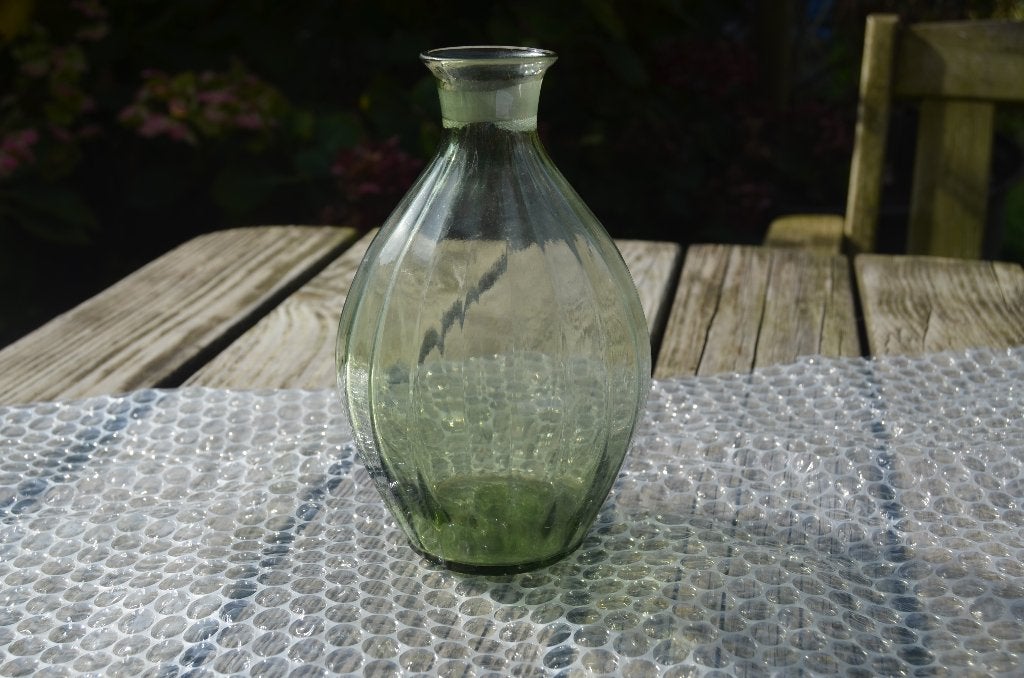 L. groen geblazen bolvaasje in goede staat, Copier 1932, Antiek en Kunst, Antiek | Glas en Kristal, Ophalen of Verzenden