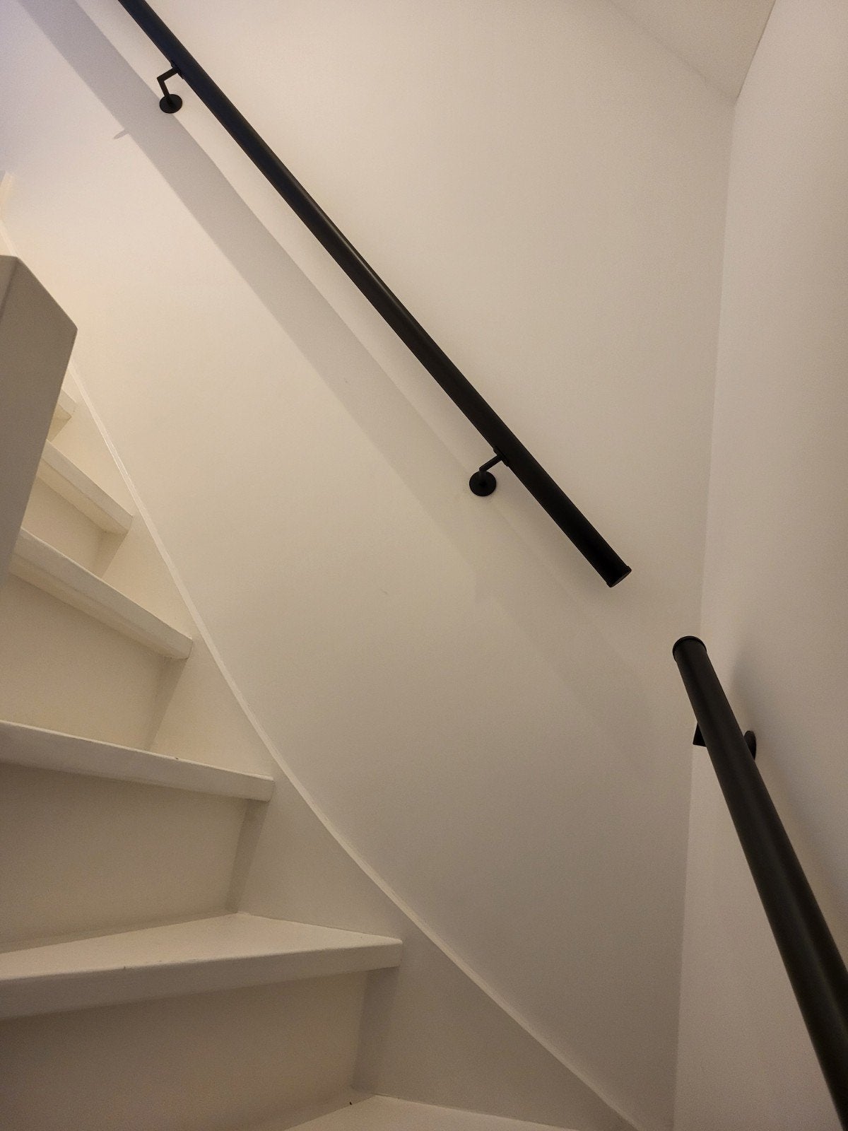 trapleuning zwarte buis. 45mm., Doe-het-zelf en Verbouw, Ladders en Trappen, Ophalen, Zo goed als nieuw