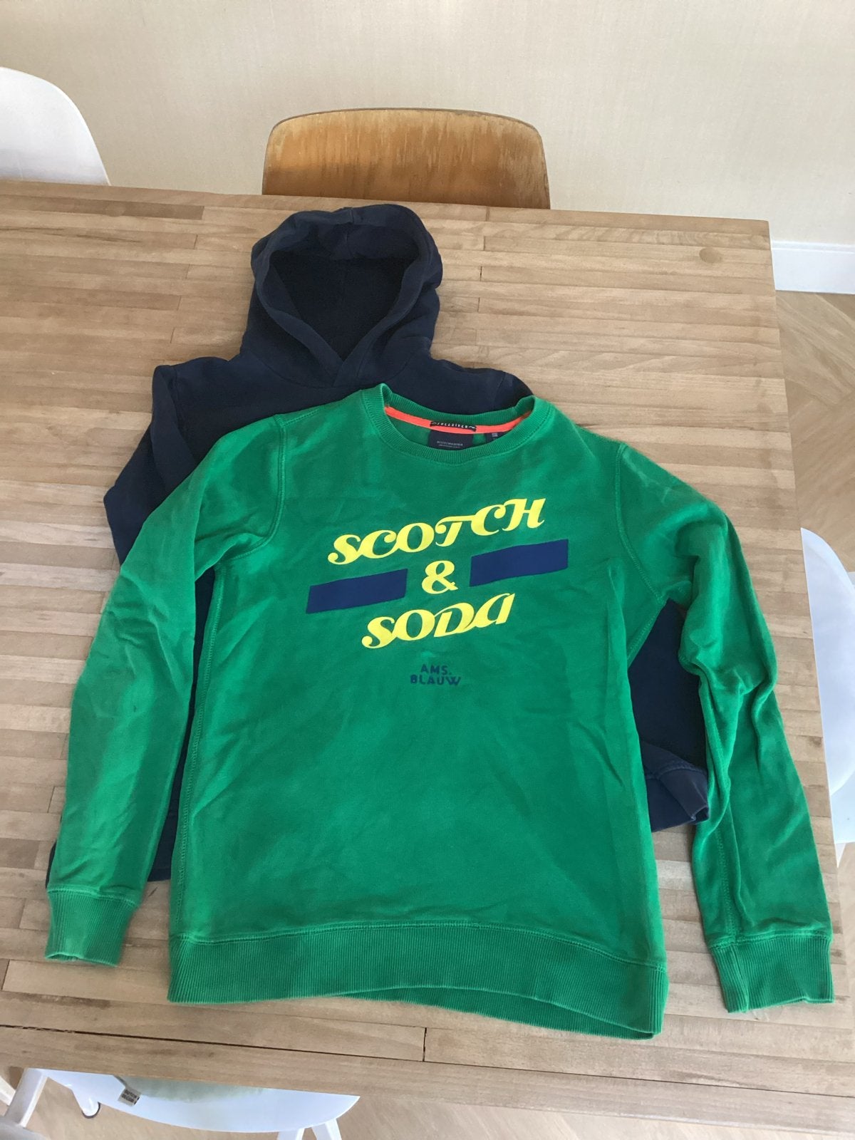 2 Scotch & Soda truien: groene sweater & blauwe hoodie, Ophalen of Verzenden, Gebruikt, Jongen of Meisje, Trui of Vest