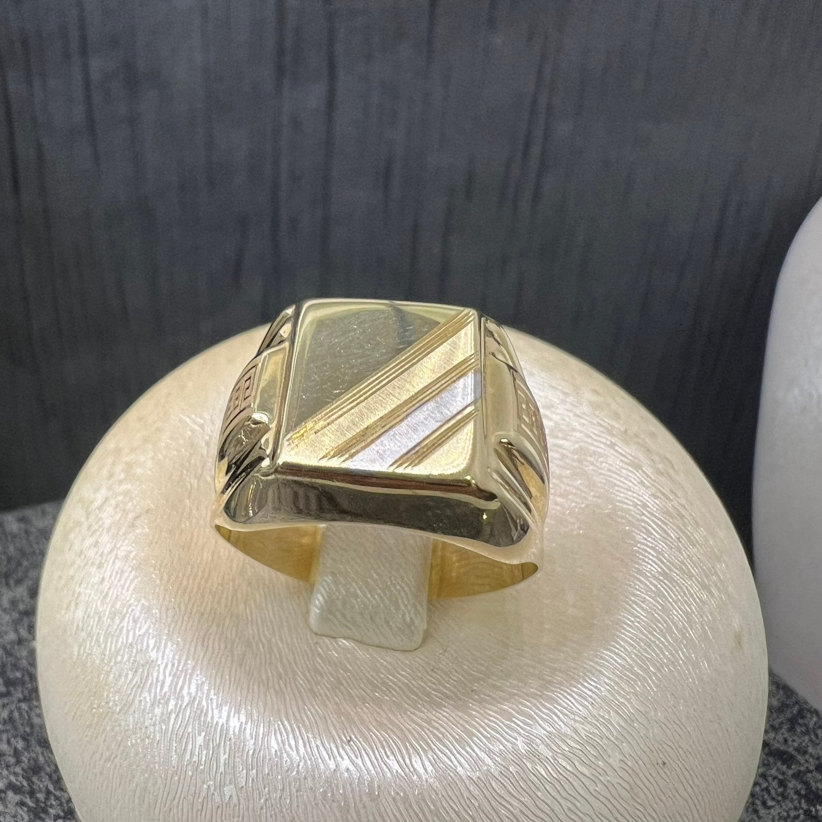 14 karaat gouden ring zegelring, Ophalen of Verzenden, Nieuw, Goud, Dame
