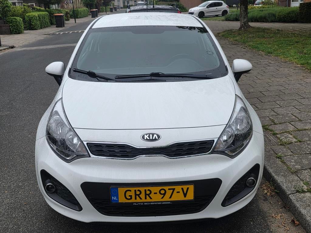 Kia Rio 1.2 I 3DRS 2014 Wit, Auto's, Kia, Voorwielaandrijving, Zwart, 4 cilinders, Wit