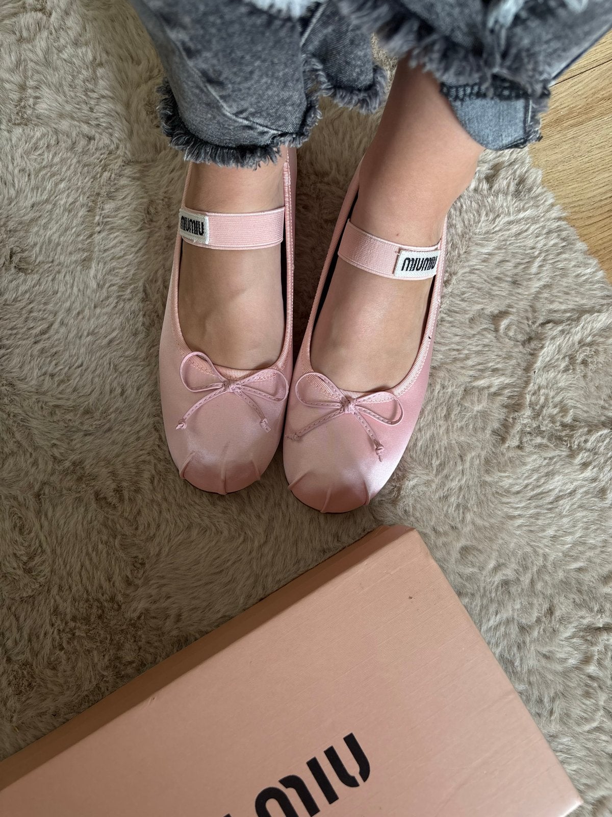 Miu Miu Roze Ballerina's met size 40, Kleding | Dames, Ophalen of Verzenden, Zo goed als nieuw, Roze, Ballerina's