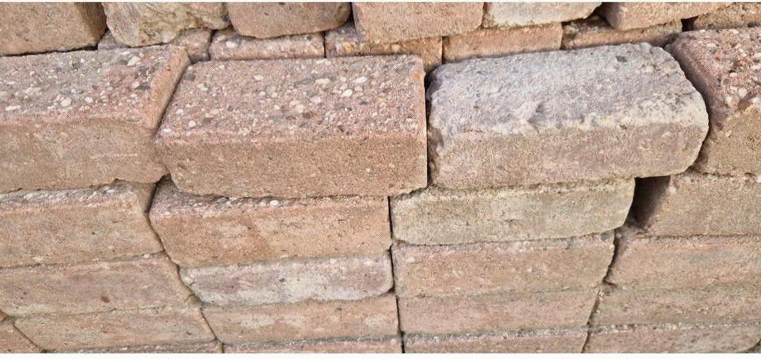 Gratis af te halen: ca. 40m² klinkers in Walterswald, Ophalen, Gebruikt, Beton, Klinkers