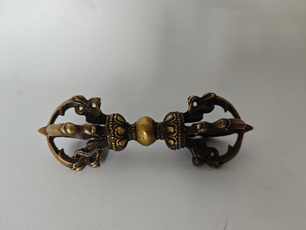 Tibetaanse dorje (vajra) met vijf punten (5-pronged vajra), Ophalen