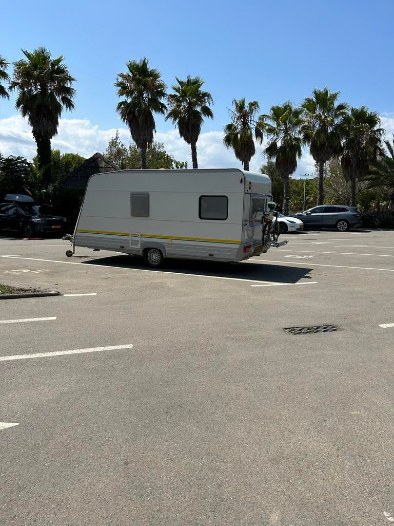 Burstner Fun, prijs is bespreekbaar, Caravans en Kamperen, Vast bed, Rondzit, Particulier, Bürstner