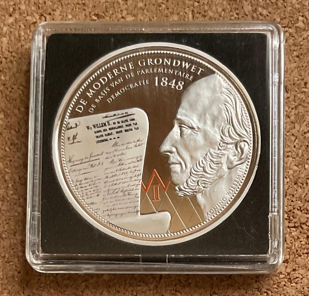 Penning - WILLEM II - De Moderne Grondwet Democratie 1848., Postzegels en Munten, Ophalen of Verzenden, Overige materialen, Nederland