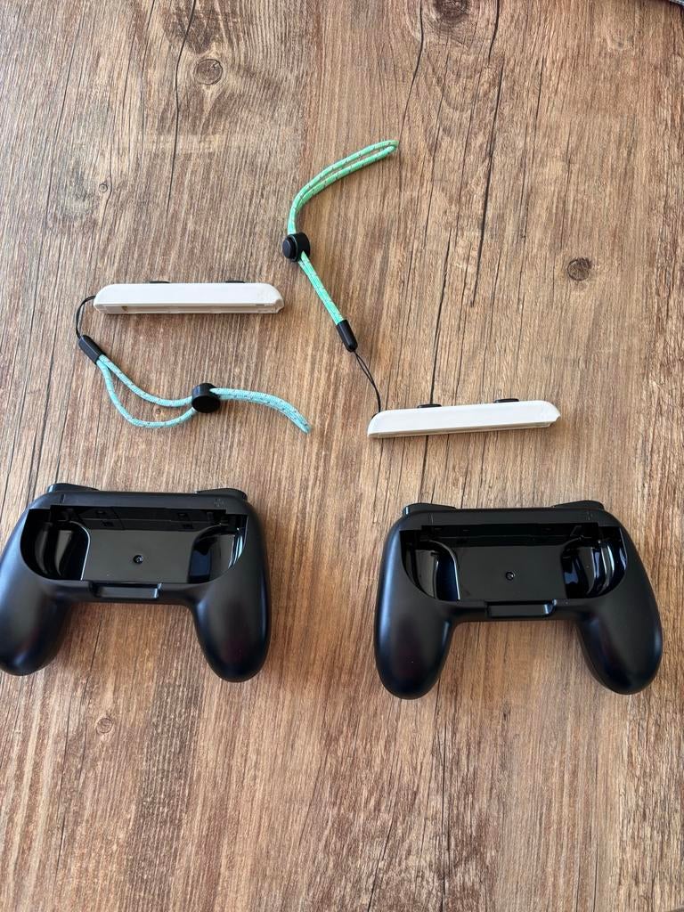 Controller grips en straps voor Nintendo Switch, Spelcomputers en Games, Spelcomputers | Nintendo Switch, Ophalen, Gebruikt, Zonder controller