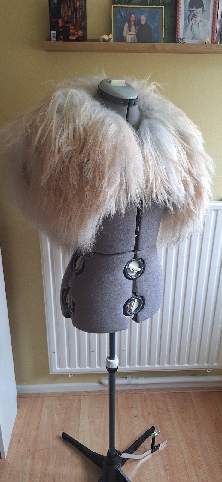 LARP/cosplay/festival schapenvacht kraag/mantel, Ophalen of Verzenden, Zo goed als nieuw, Accessoires