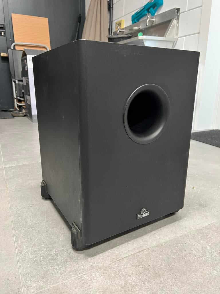 Magnat Alpha 20A Subwoofer - Krachtige Bass, Audio, Tv en Foto, Luidsprekers, Ophalen, Gebruikt, Subwoofer, Magnat