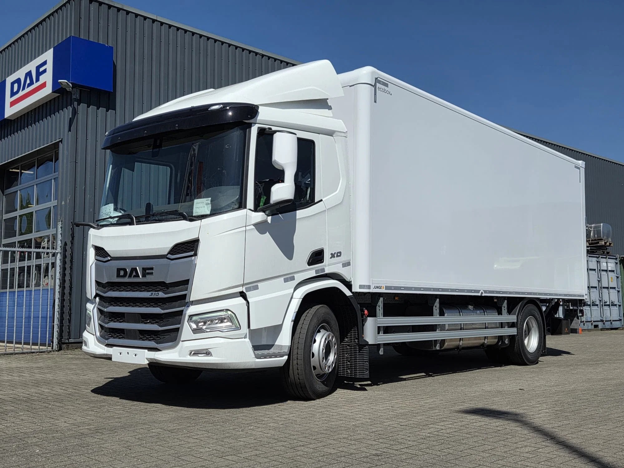 DAF XD 310 FA DC 19t gesloten bak + laadklep *2026* 0 KM!, Overige brandstoffen, DAF, Te koop, BTW verrekenbaar