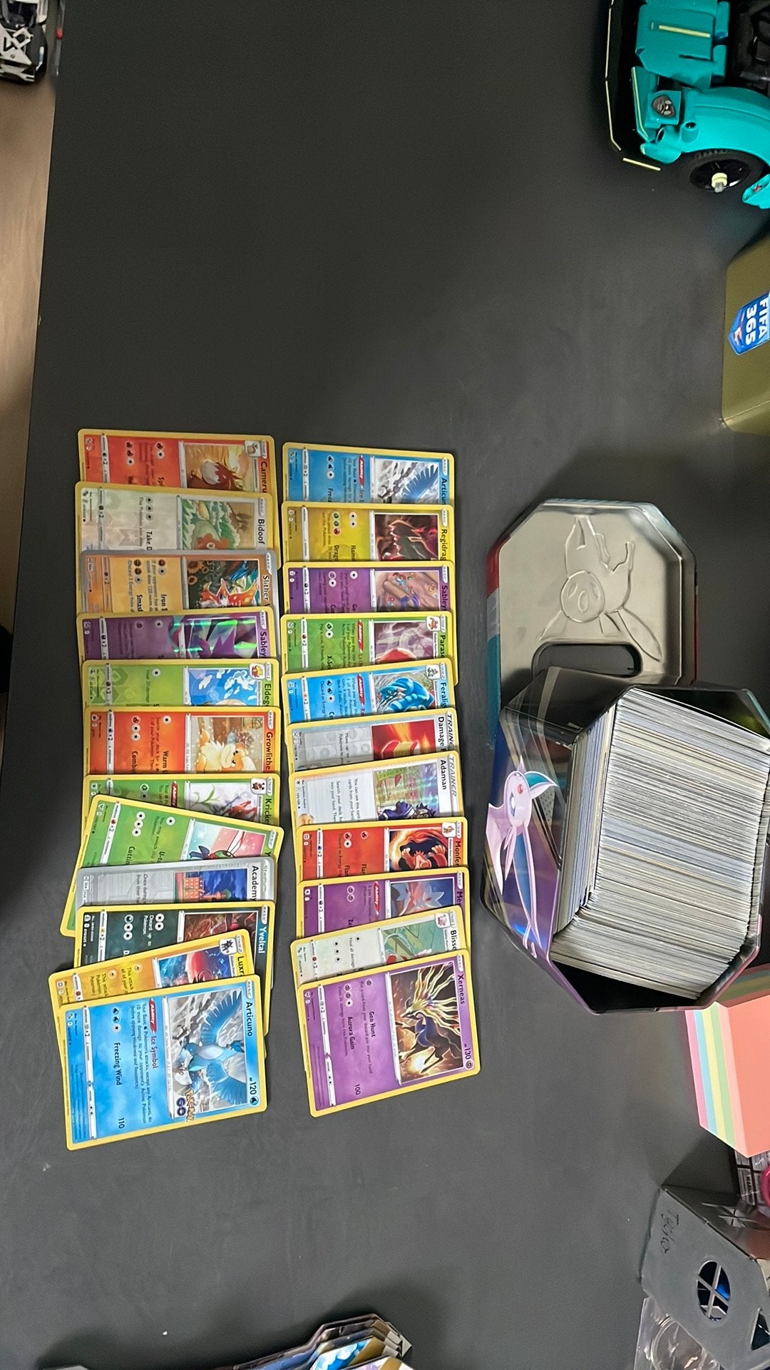 Tin vol bulk kaarten en holofoil/reverse kaarten, Ophalen of Verzenden, Zo goed als nieuw, Meerdere kaarten