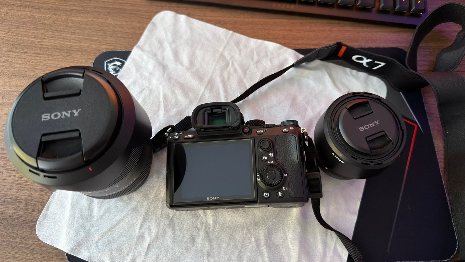 Sony A7 III + 2 Lenzen + Tas + Originele Doos + Factuur, Ophalen, Kantelbaar/draaibaar scherm, Nieuw, 24 megapixels