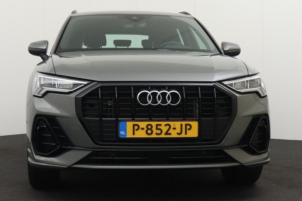 Audi Q3 45 TFSI e 245 PK Aut. S-Line Camera Sonos-Audio Half, Auto's, Audi, Gebruikt, Automatische klimaatregeling, Hybride Elektrisch/Benzine