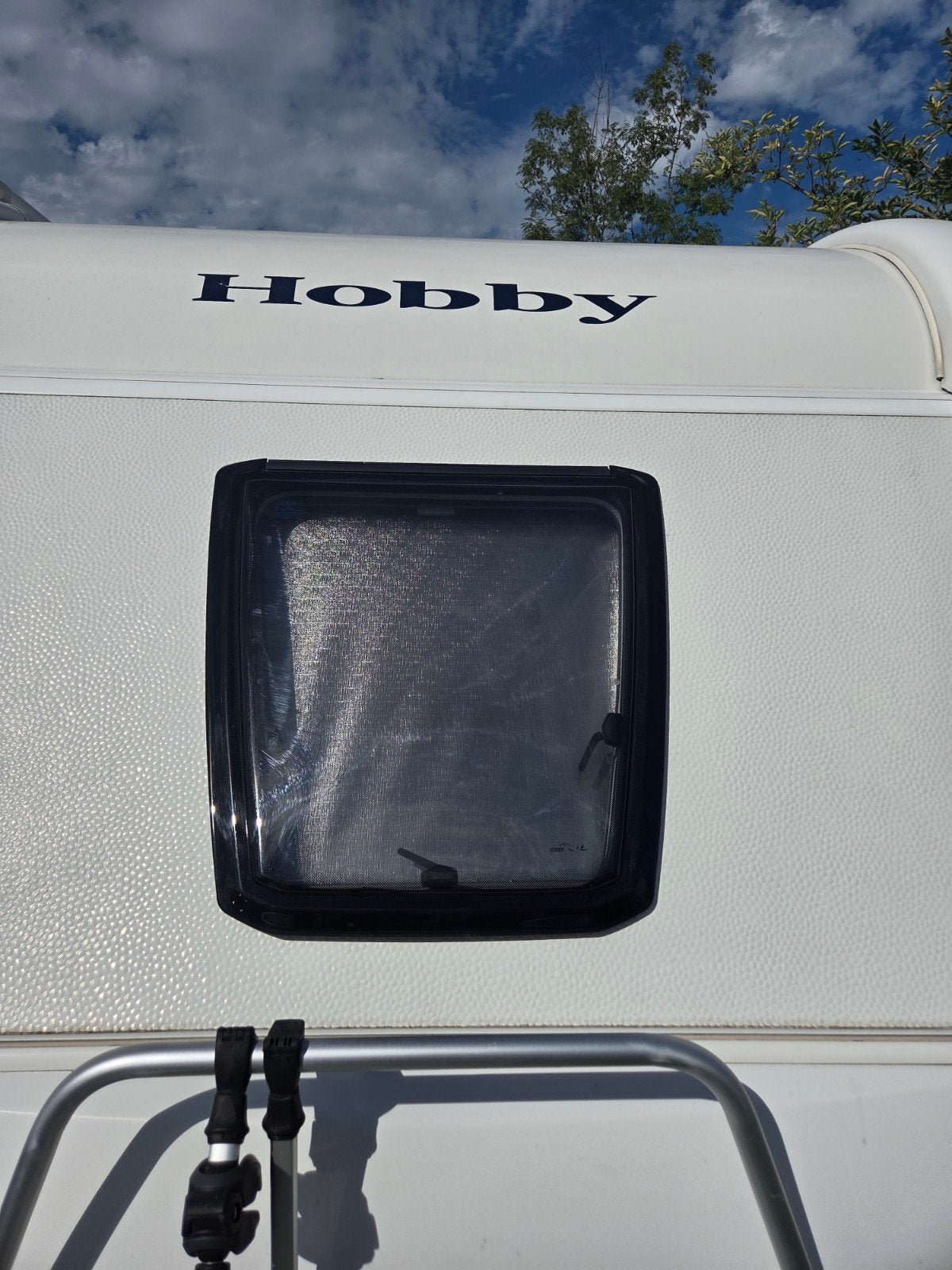 Gezocht: frontraam Hobby 400sfe 2011, Caravans en Kamperen, Caravan accessoires, Ophalen of Verzenden, Gebruikt