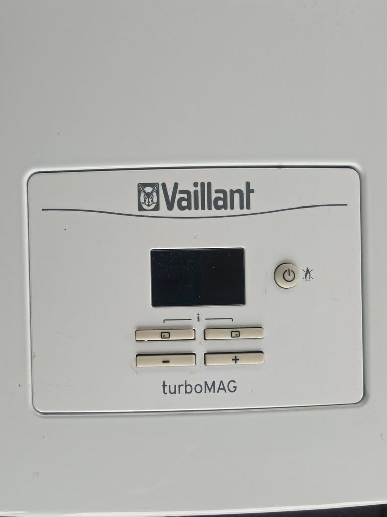 Vaillant turboMAG geiser - zo goed als nieuw, Doe-het-zelf en Verbouw, Aardgas, Geiser, Ophalen of Verzenden, Zo goed als nieuw