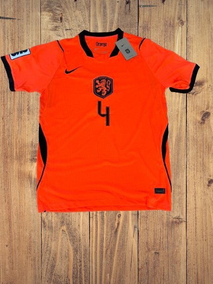 Nederlands Elftal WK Virgil, Ophalen of Verzenden, Zo goed als nieuw, Maat 48/50 (M), Oranje