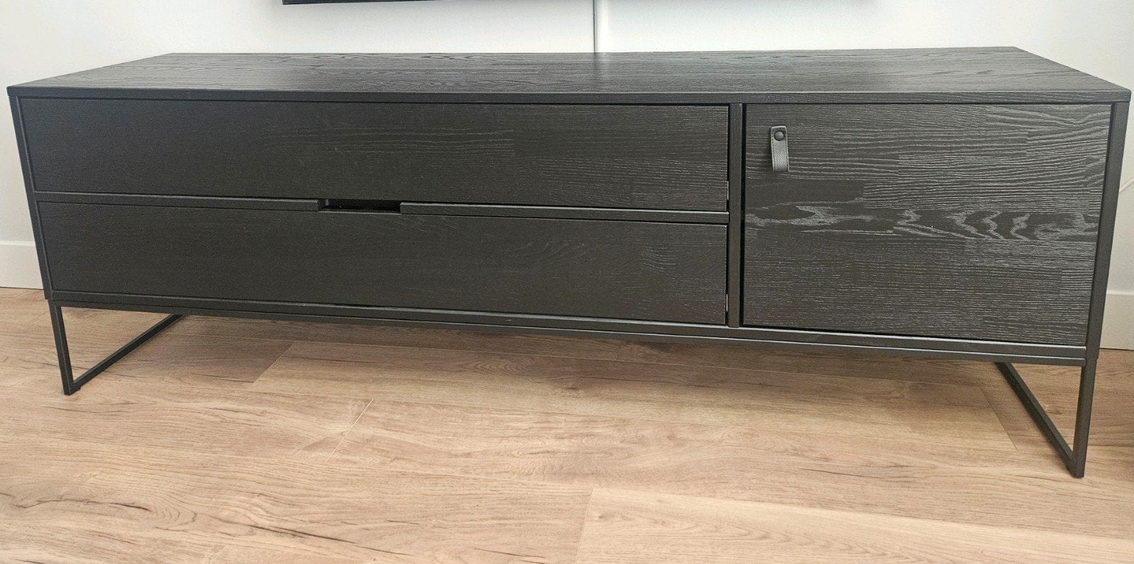 Silas Woood tv meubel 180 cm essen blacknight, 150 tot 200 cm, Zo goed als nieuw, Minder dan 100 cm, Modern