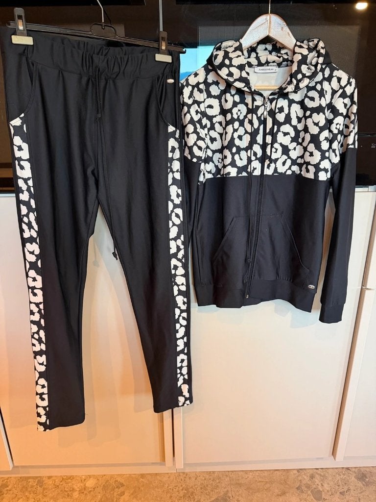 Co-ord set panterprint jasje + broek maat M, Verzenden, Zo goed als nieuw, Maat 38/40 (M), Blauw