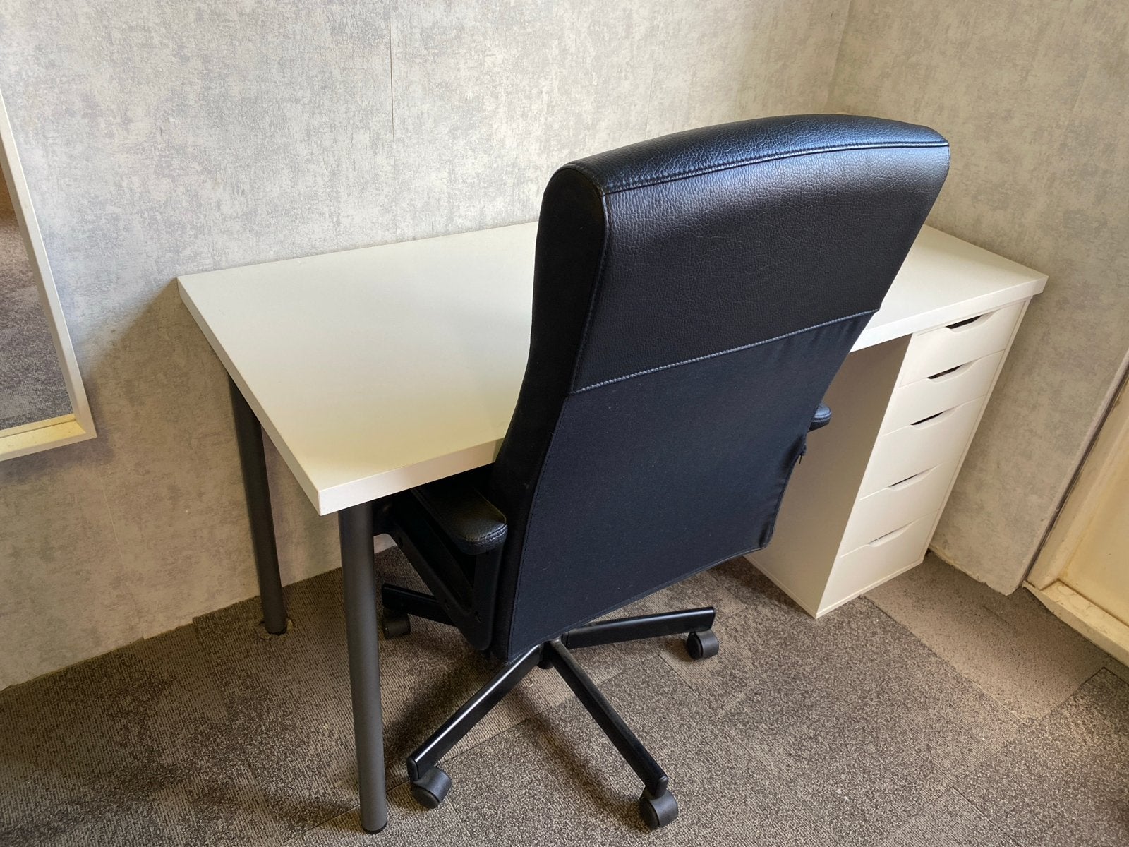 IKEA LAGKAPTEN / ALEX Bureau met MILLBERGET Bureaustoel, Ophalen, Met lades, Spaanplaat of MDF, Zo goed als nieuw