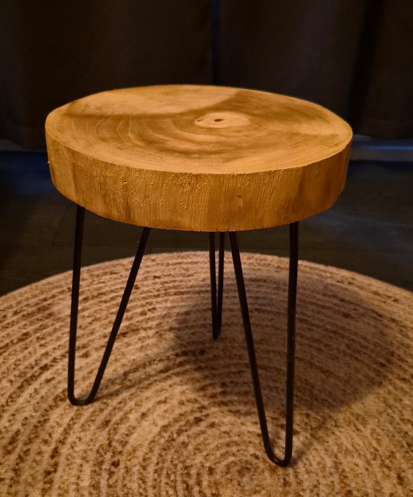 Houten bijzettafel met metalen poten (30x38 cm), Huis en Inrichting, Ophalen, Minder dan 45 cm, Minder dan 55 cm, Rond