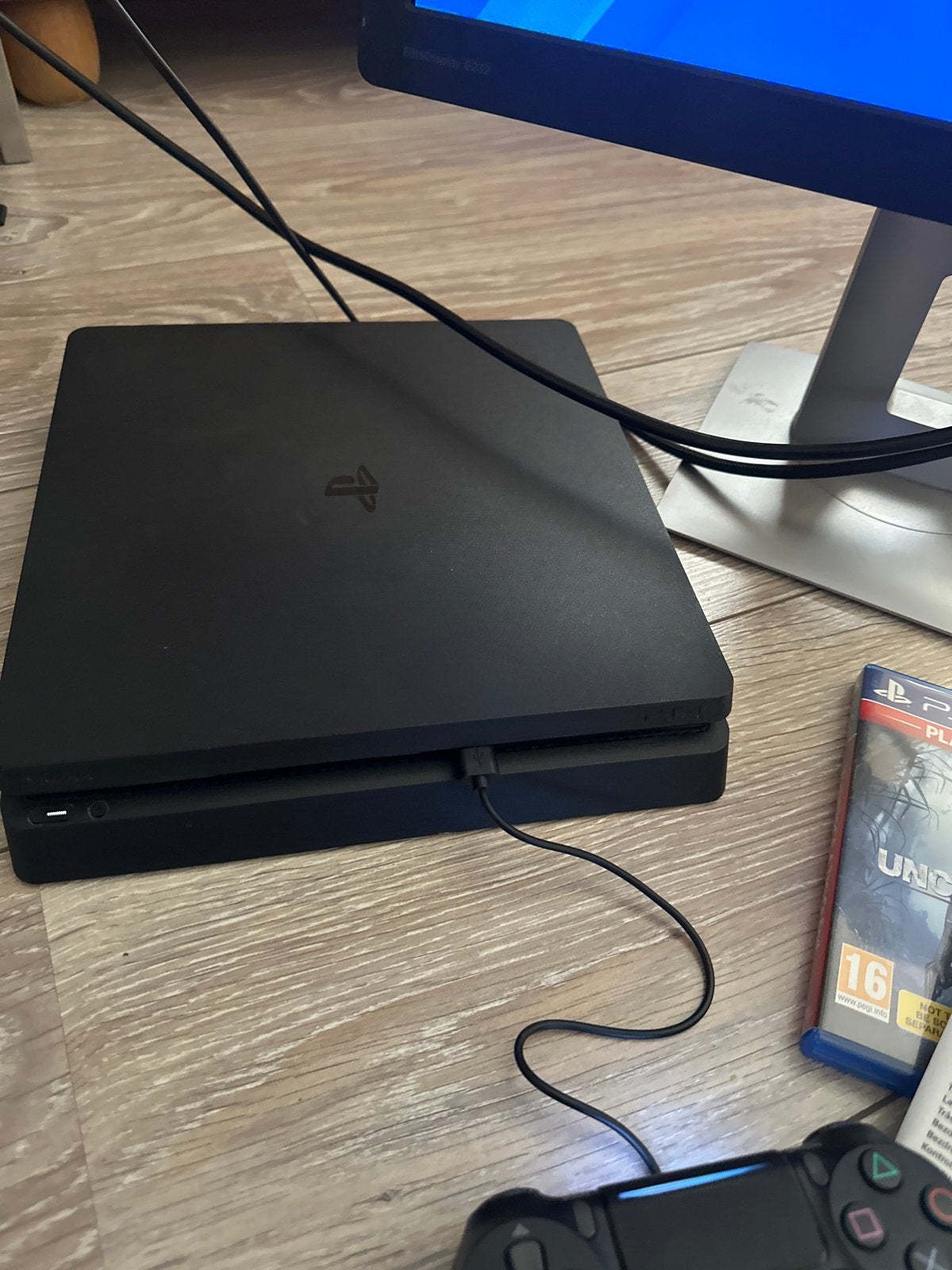PlayStation 4 Slim 500GB  nieuwe controller 5 games+monitor, Spelcomputers en Games, Spelcomputers | Sony PlayStation 4, Ophalen of Verzenden