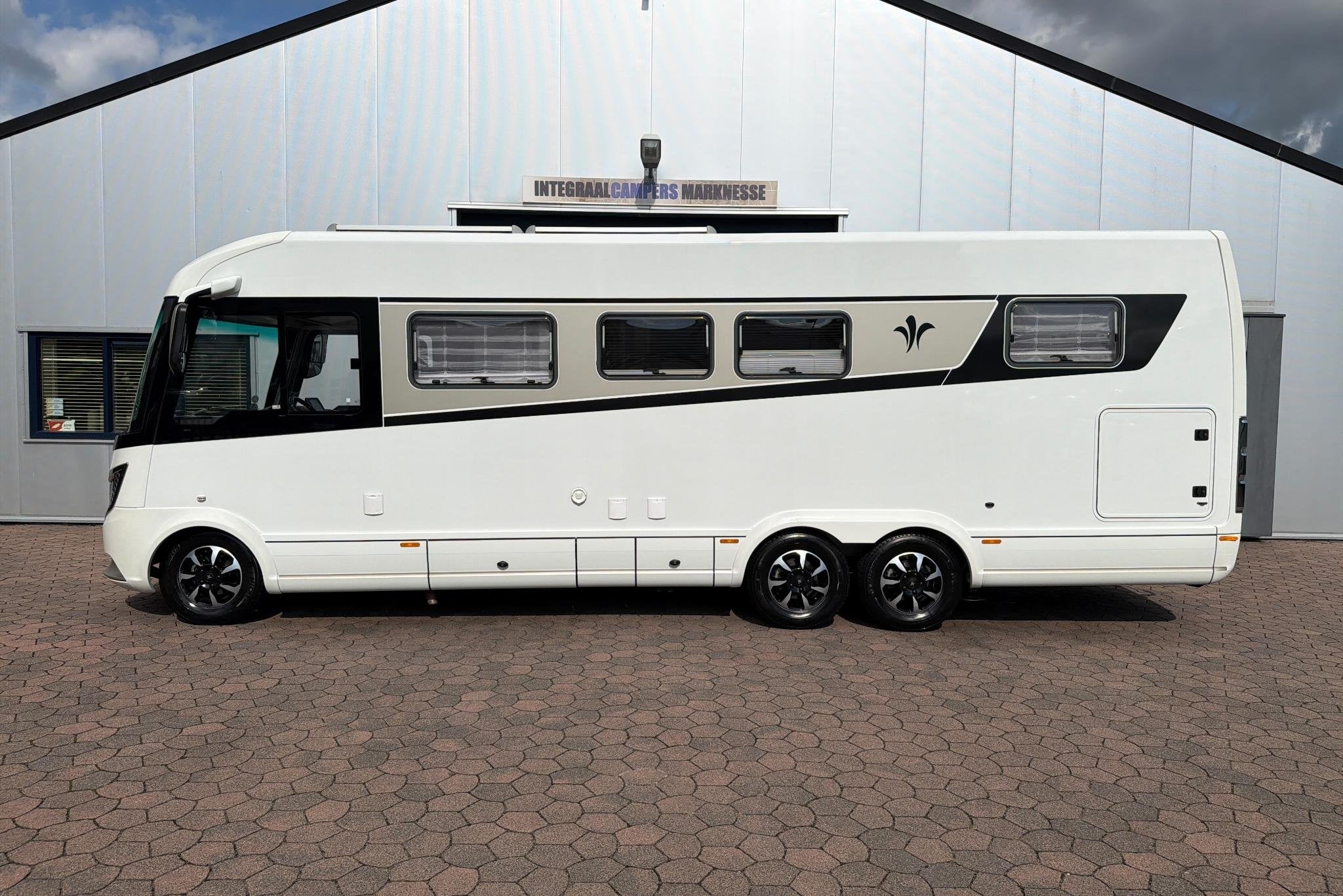 Niesmann-bischoff Arto 85E | Levelsysteem | Airco | Vaste WC, Caravans en Kamperen, Niesmann+Bischoff, Bedrijf, Diesel, 8 tot 9 meter