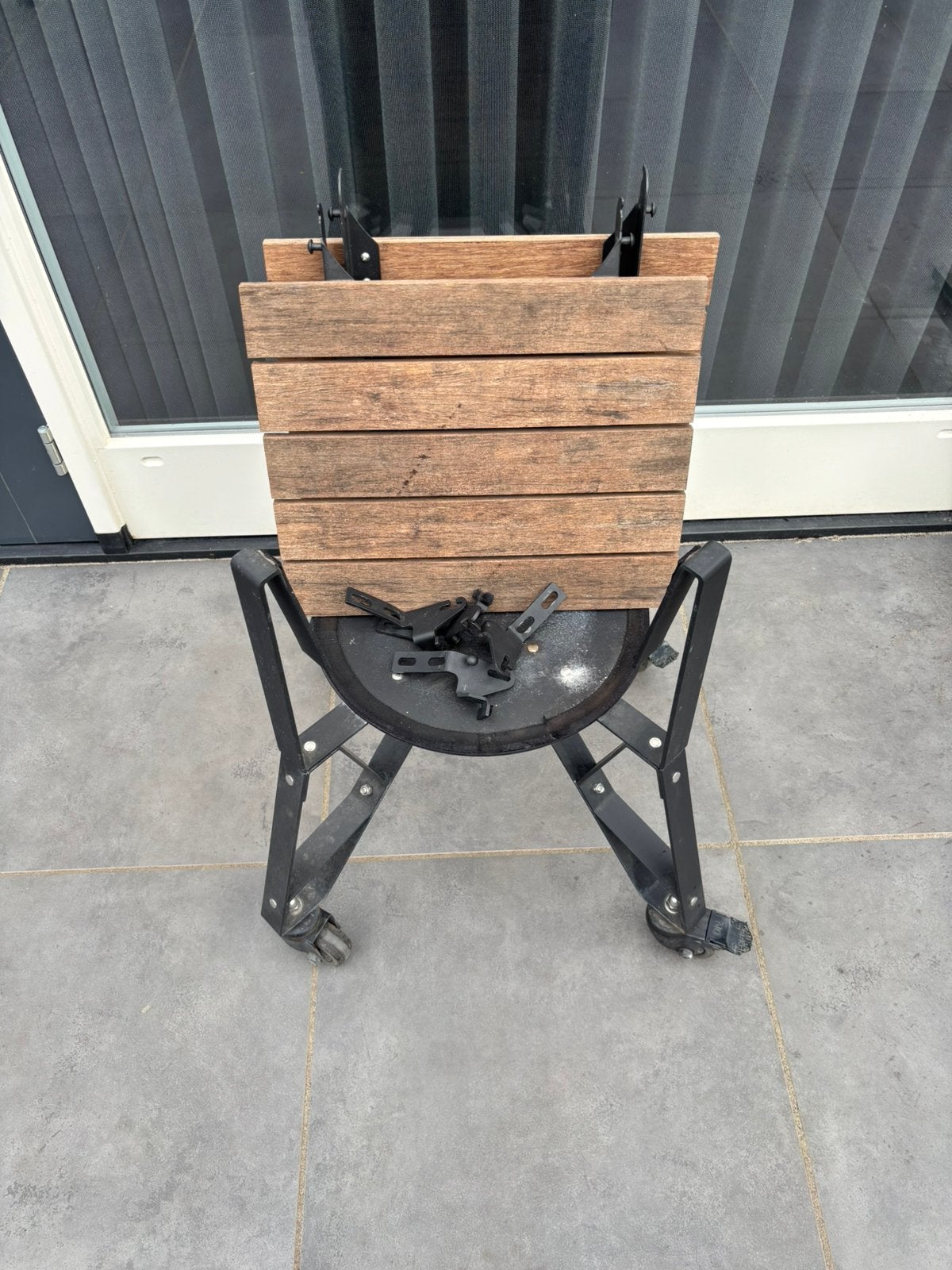 Bastard large onderstel 2 tafel planken en regen hoes, Ophalen, Zo goed als nieuw